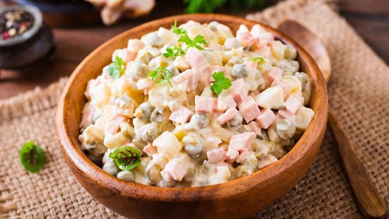 Salad khoai tây là một món ăn phổ biến trong thực đơn ăn kiêng