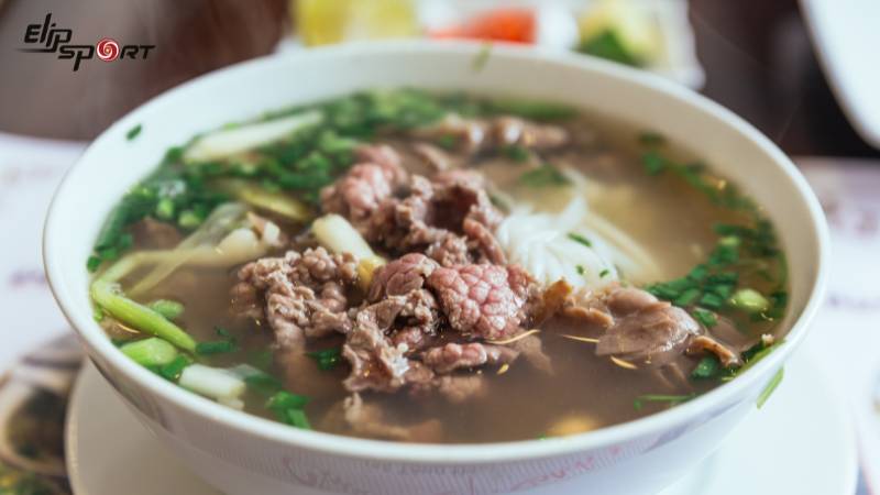 Phở là món ăn nổi tiếng tại Việt Nam