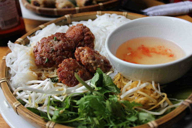 bun cha la mon an truyen thong viet nam noi tieng