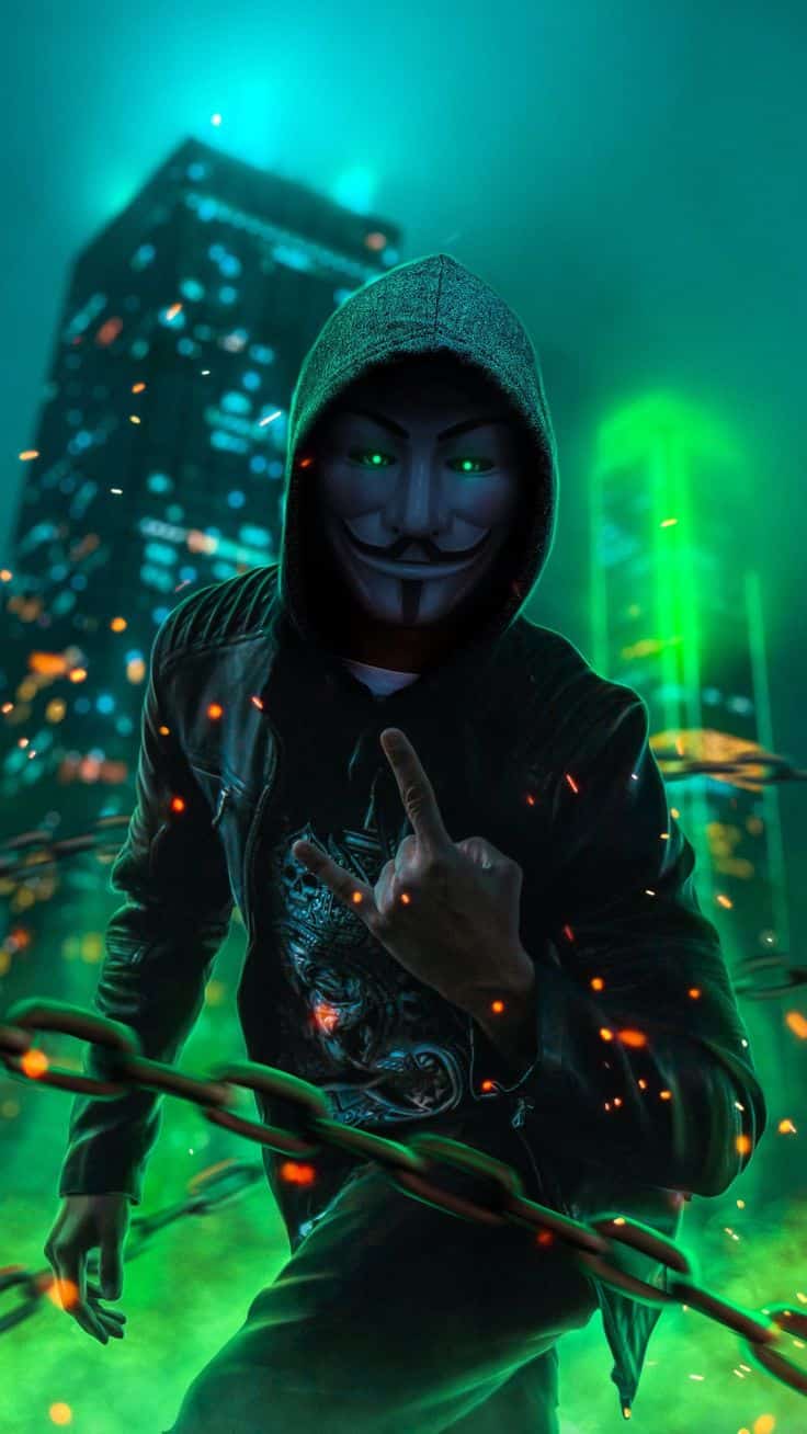 Ảnh hacker chất 7 màu tạo dáng dưới thành phố Cyperpunk.