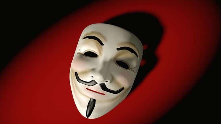 Ảnh mặt nạ hacker Guy Fawkes - Biểu tượng của nhóm hacker Anonymous.