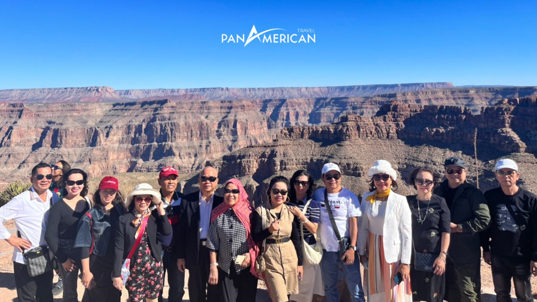 Check-in tại Grand Canyon cùng khách hàng của Pan American Travel 