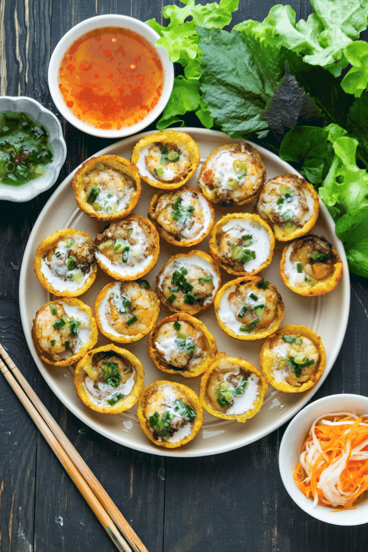 Bánh Khọt on a plate.