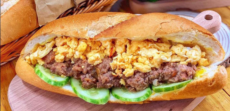 Bánh mì chả bao nhiêu calo? Ăn thế nào để không tăng cân? 2