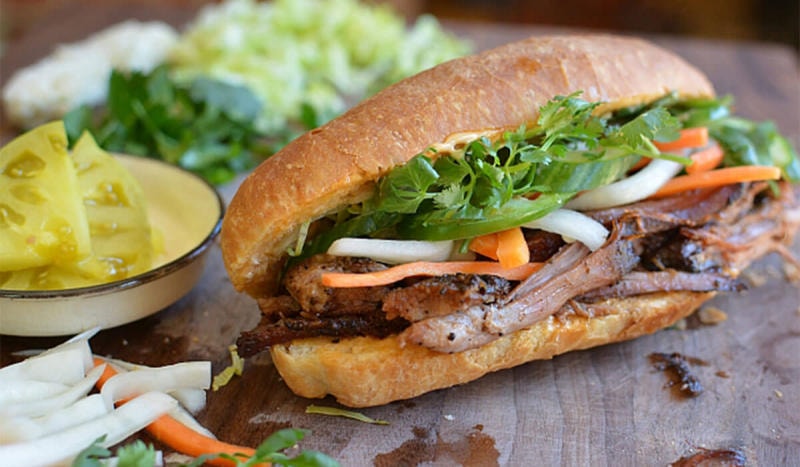 Bánh mì pate bao nhiêu Calo? “Mẹo” ăn bánh mì pate mà không lo béo