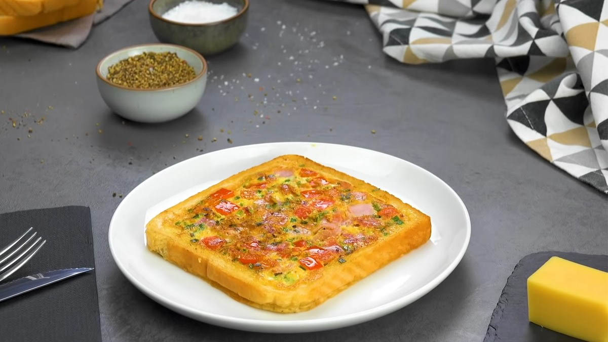 Làm bánh pizza bằng bánh mì sandwich đơn giản thơm ngon