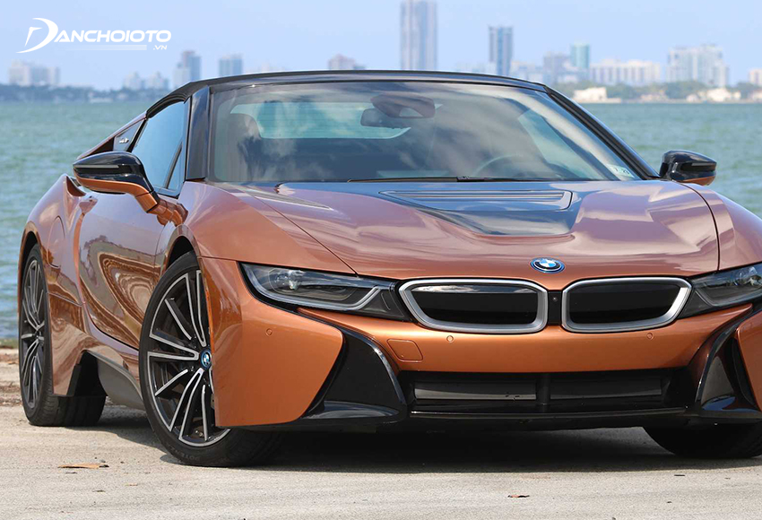 BMW i8 sở hữu lưới tản nhiệt kép hình quả thận đặc trưng