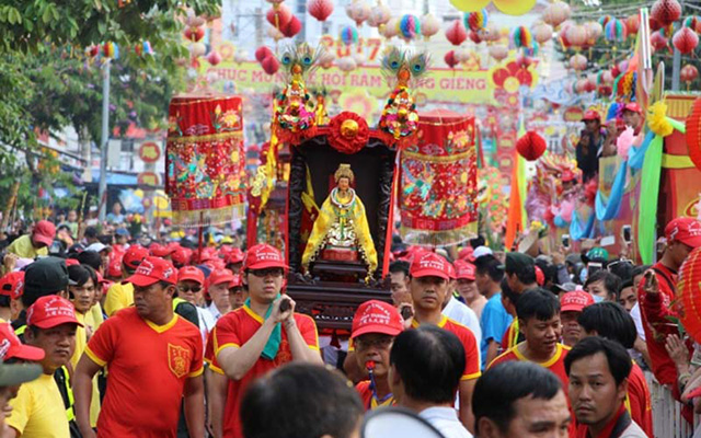 Lễ hội Bà Thiên Hậu