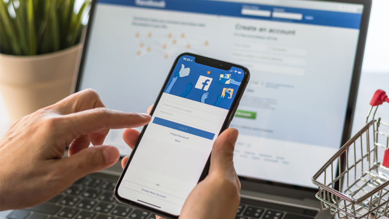 Đổi ngôn ngữ Facebook trên điện thoại không làm thay đổi ngôn ngữ trên máy tính