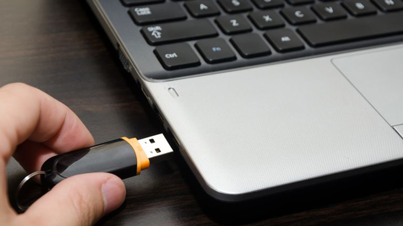 Gửi hình ảnh bằng USB OTG giúp giữ nguyên chất lượng cũng như định dạng của ảnh