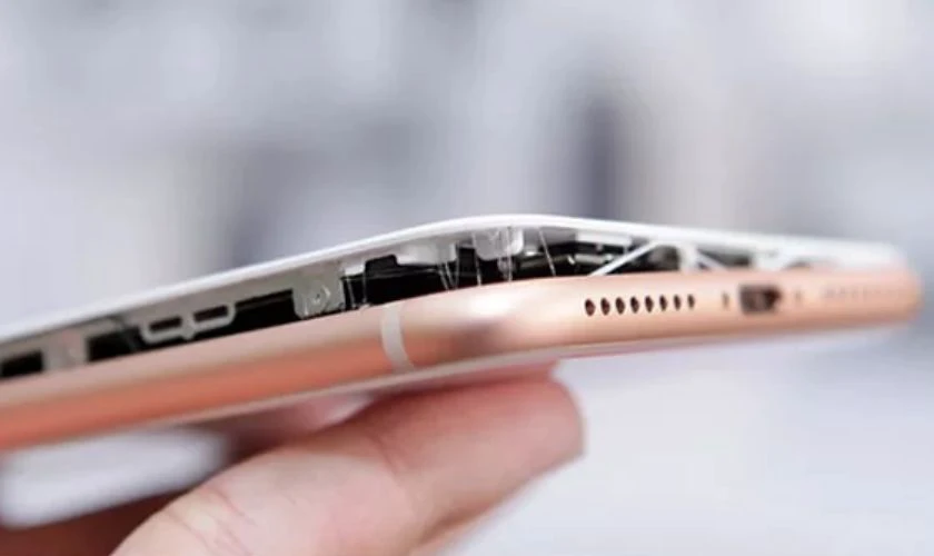 có nên kích pin điện thoại iphone không