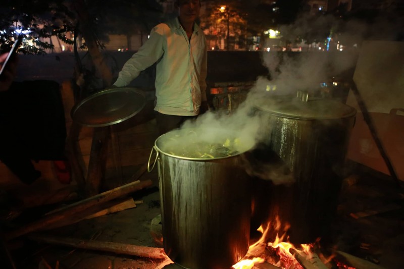 Rửa bánh qua nước lạnh