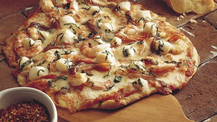 Pizza hải sản thơm ngon hấp dẫn với nguyên liệu vị ngọt tự nhiên 