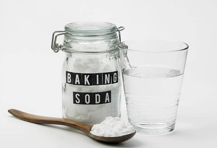 cách tẩy thuốc nhuộm tóc dính trên da bằng baking soda