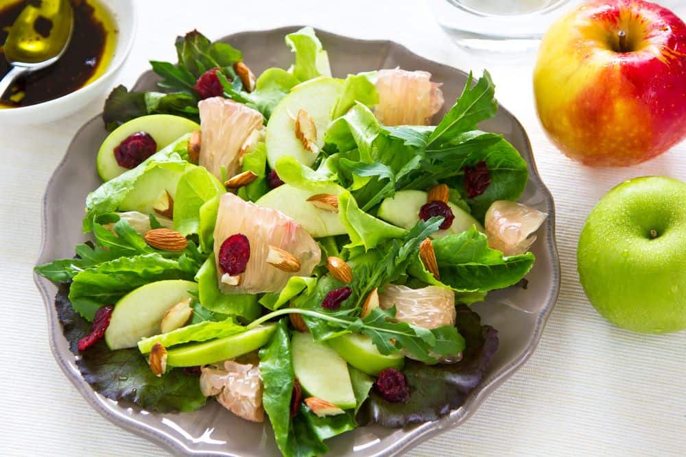 các món salad giảm cân: Salad bưởi nam việt quất