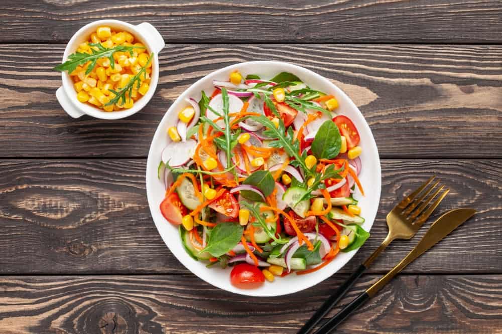 salad ăn kiêng: Salad bắp cà chua cải lông