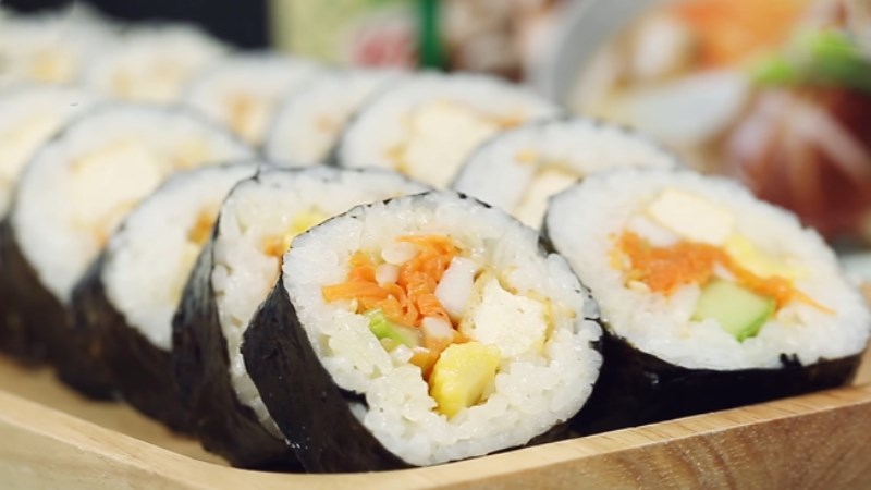 Sushi hoa anh đào