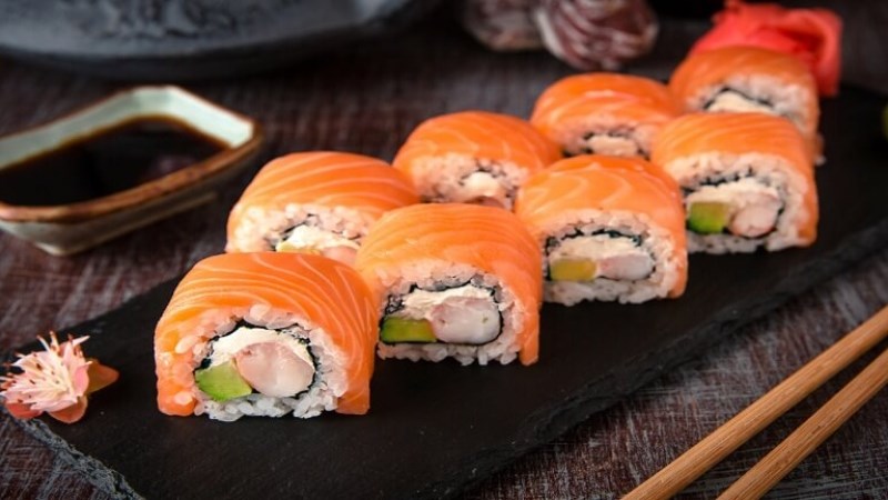 Sushi cá ngừ