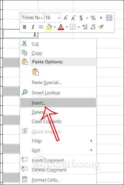 Nhấn Entire Row trong Excel