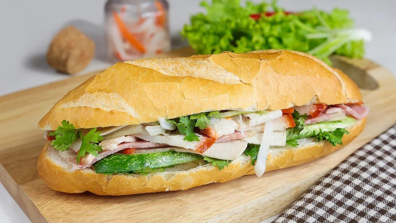 1 ổ bánh mì thịt bao nhiêu calo? Có tăng cân không? 3