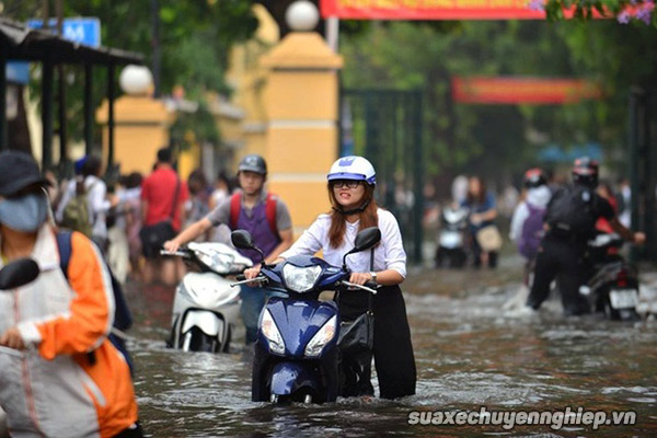 Xe tay ga hết bình không có cần đạp phải làm sao - 3