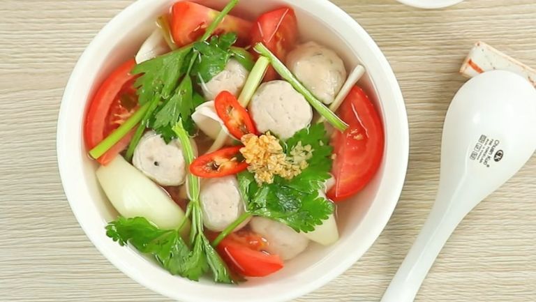 Chả cá thác lác nấu canh chua