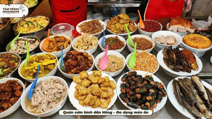 Quán cơm bình dân Hồng - Đa dạng món ăn