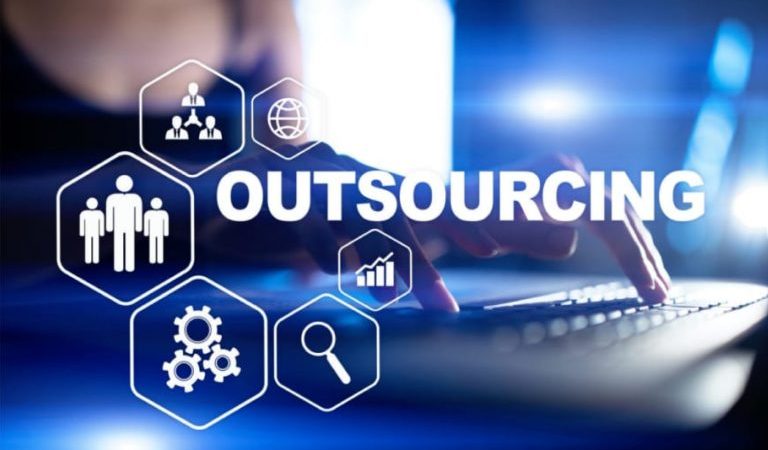 Nên làm việc ở công ty Product hay công ty Outsourcing?