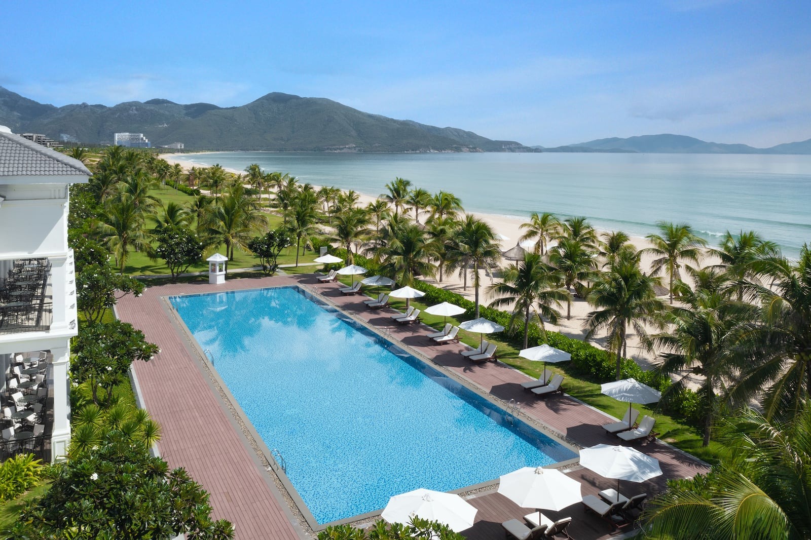 Meliá -Vinpearl -Cam- Ranh-Beach-ivivu-3