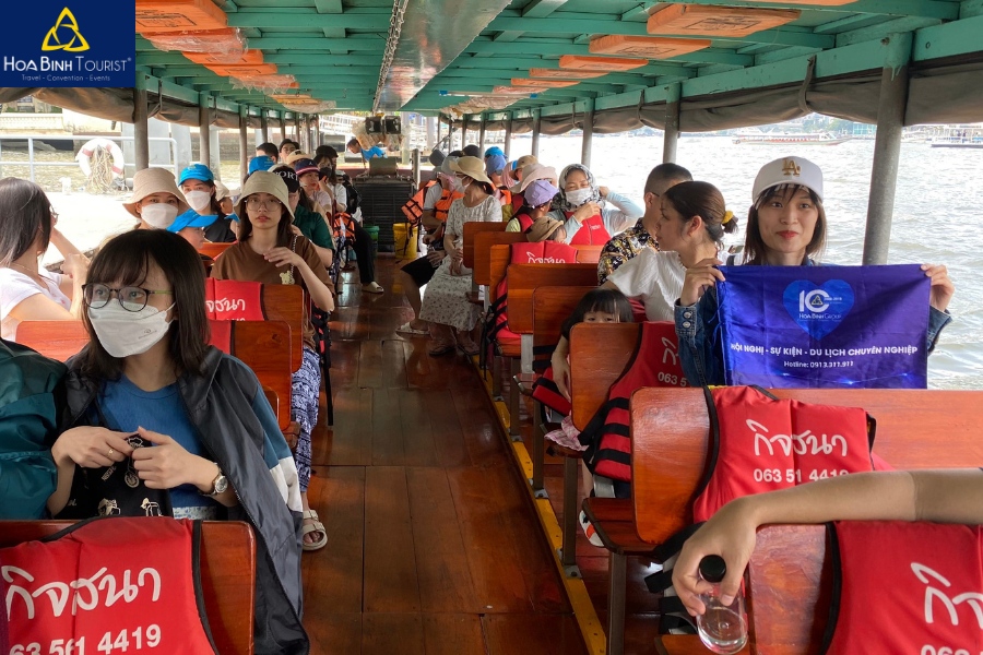 Hòa Bình Tourist thiết kế lịch trình tour linh hoạt, mới mẻ giúp du khách trải nghiệm những điều mới mẻ