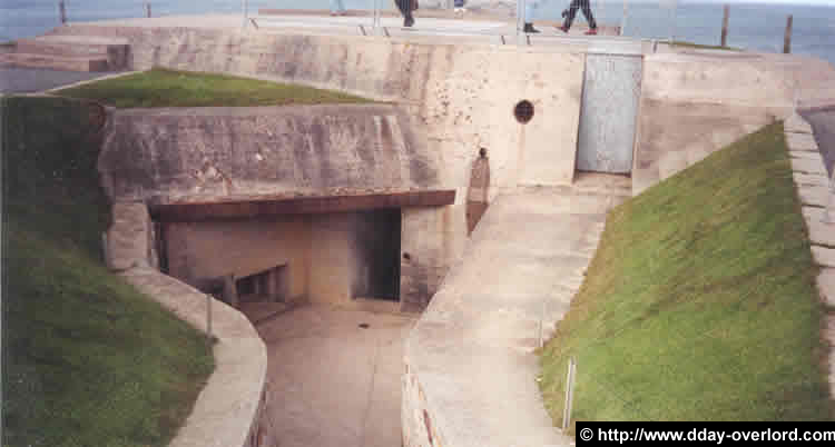 Image : Un effondrement de la falaise, provoqué par les tirs du croiseur USS Texas