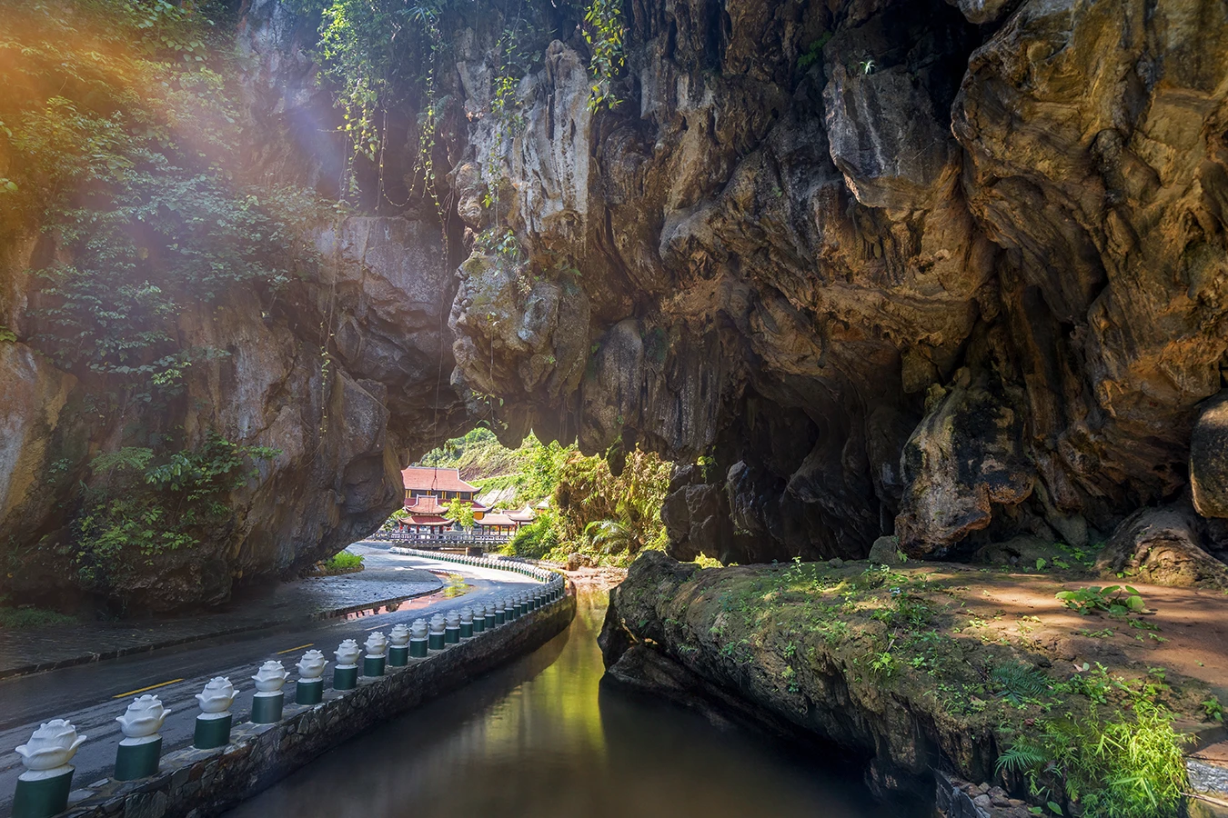 khu-du-lich-cong-troi-dong-giang