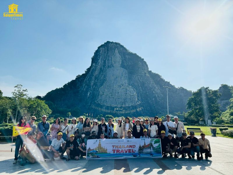 chiêm bái Trân Bảo Phật Sơn tại Tour du lịch Thái Lan