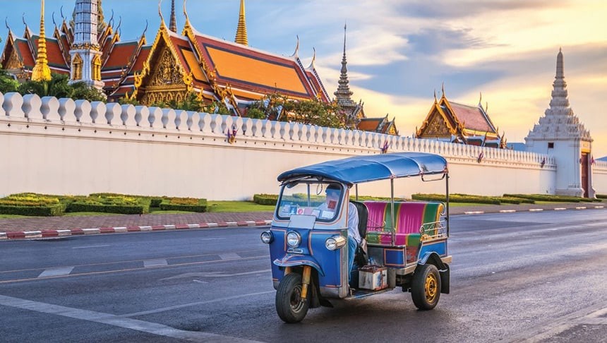 Tuk-tuk là phương tiện được nhiều du khách lựa chọn