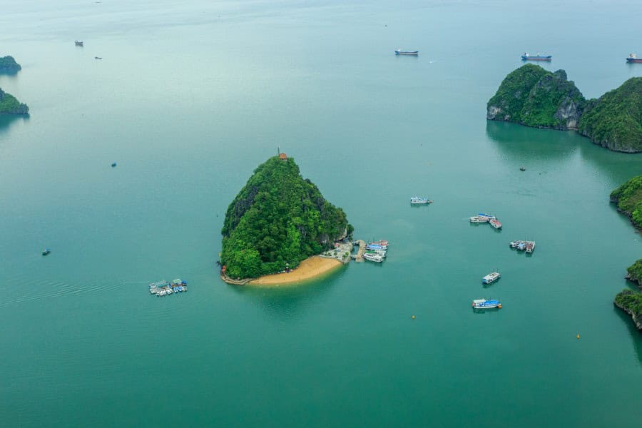 halong bay cruise with children