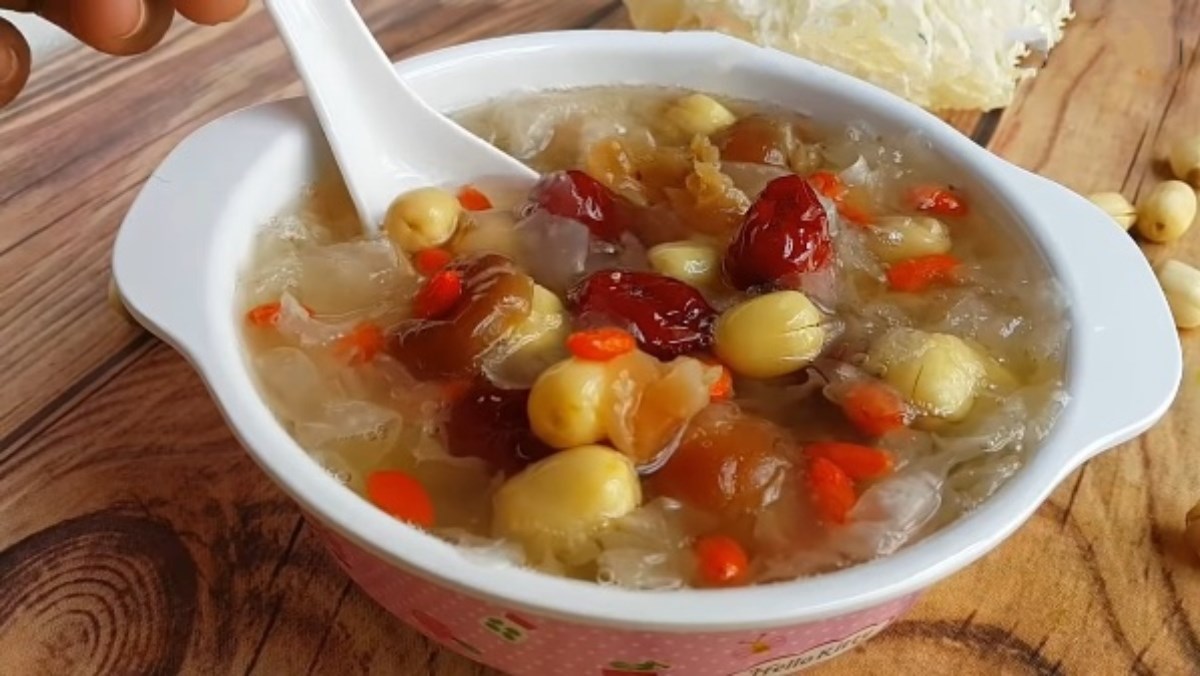 Chè hạt sen đường phèn