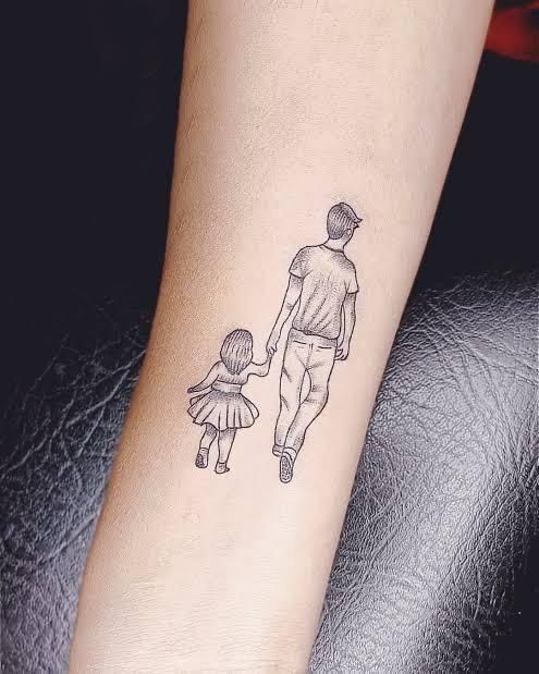 mẫu tattoo cha và con gái cùng bước