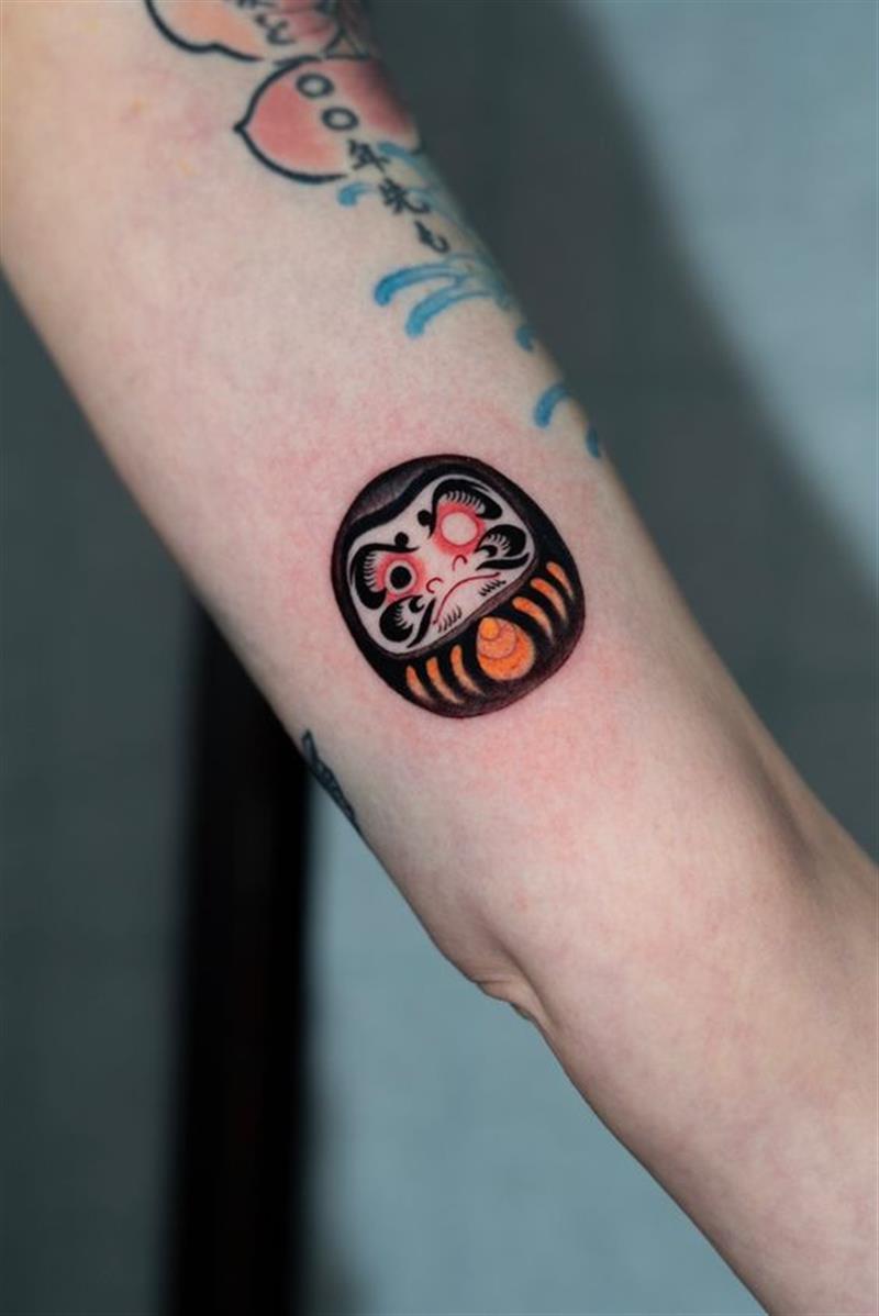 Hình xăm Daruma mini