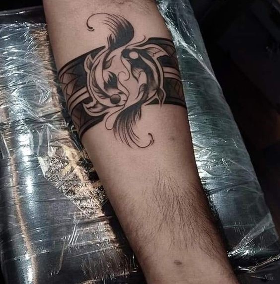 mẫu tattoo vòng tay cho người cung song ngư