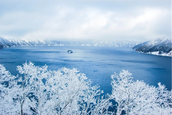 Hokkaido khoác lên mình chiếc áo mới vào mùa đông thu hút khách du lịch từ nhiều nơi