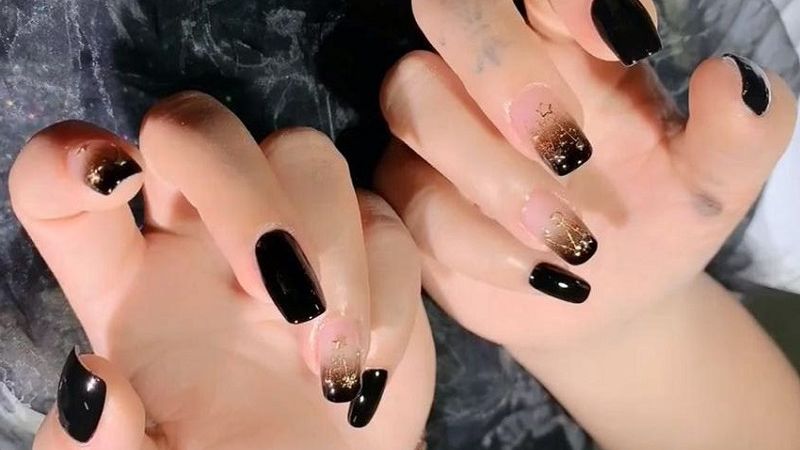 Mẫu nail đen ombre 1 (Ảnh: sưu tầm)