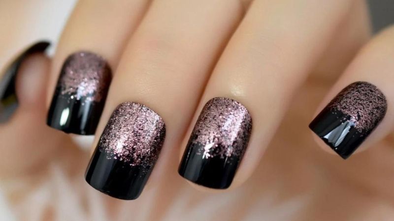 Mẫu nail đen metallic 1 (Ảnh: sưu tầm)