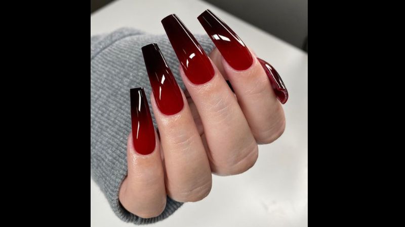 Mẫu nail đen đỏ quyền lực 2 (Ảnh: sưu tầm)