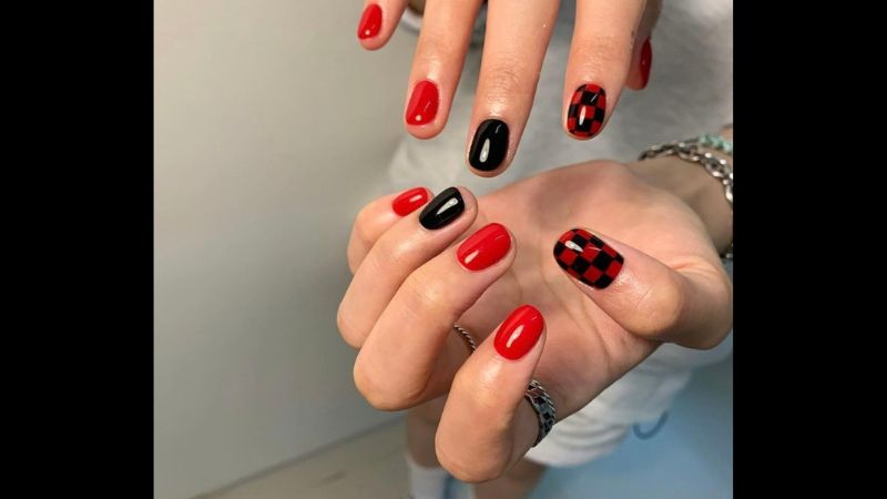 Mẫu nail đen đỏ quyền lực 3 (Ảnh: sưu tầm)