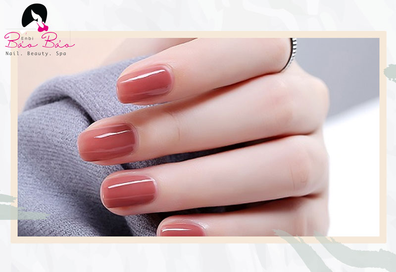 Nail màu hồng nude thanh lịch và nữ tính