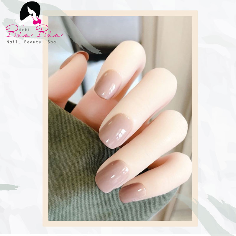 Móng nail màu nâu đơn giản