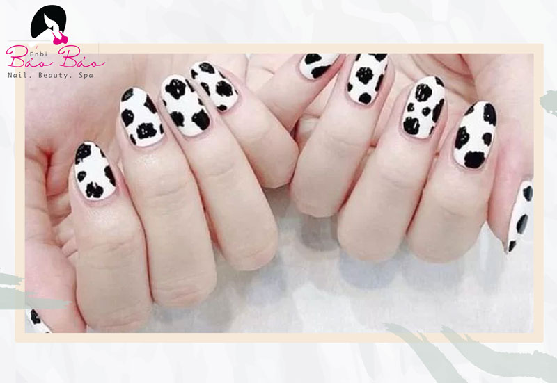 Nail có họa tiết bò sữa thu hút