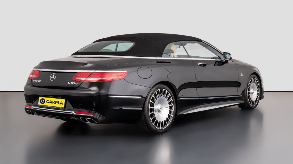 Đuôi xe nổi bật với nhiều tích hợp tạo vẻ cá tính cho Maybach S600