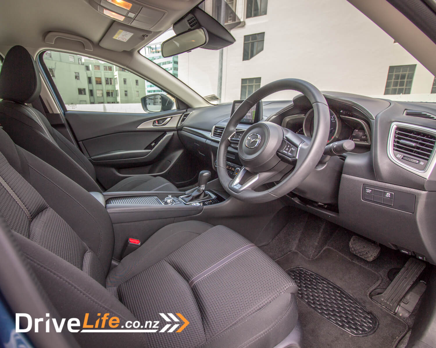 drive-life-2016-mazda3-sp25-limited-14