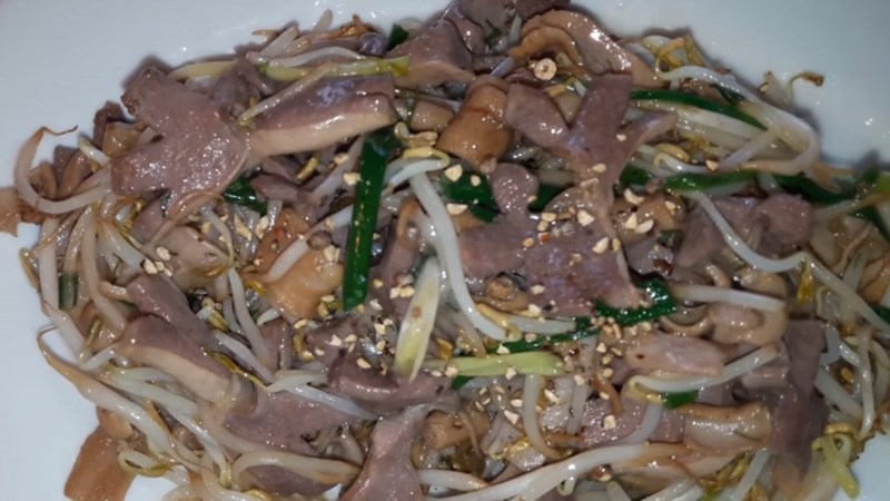 Mề gà xào sa tế